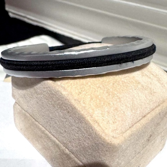 ✨ Maria Shireen Purity Adjustable Hair Tie Bracelet – Chic and Clever! ✨ - Picture 6 of 16